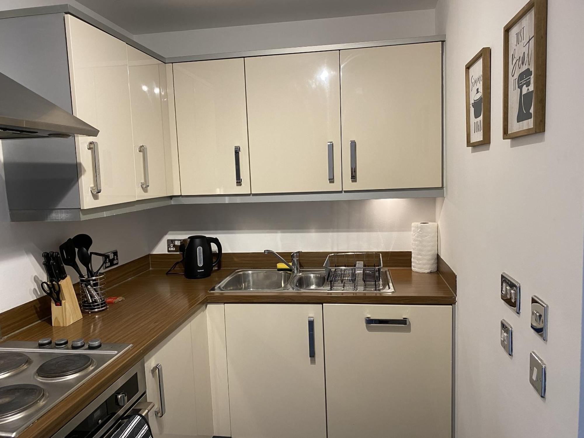 Tailor That Property - Chelsea House Milton Keynes Rum bild
